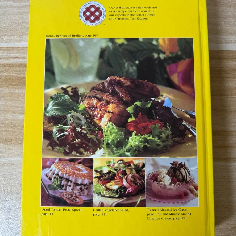 Better Homes and Gardens Annual Recipes 2004‎ Hardcover Cookbook